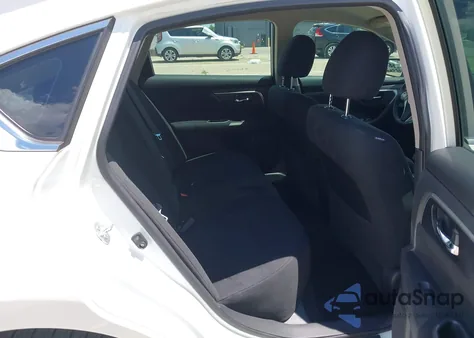 2015 Nissan Altima 2.5 S z USA, uszkodzony, nr VIN 1N4AL3AP5FC190433